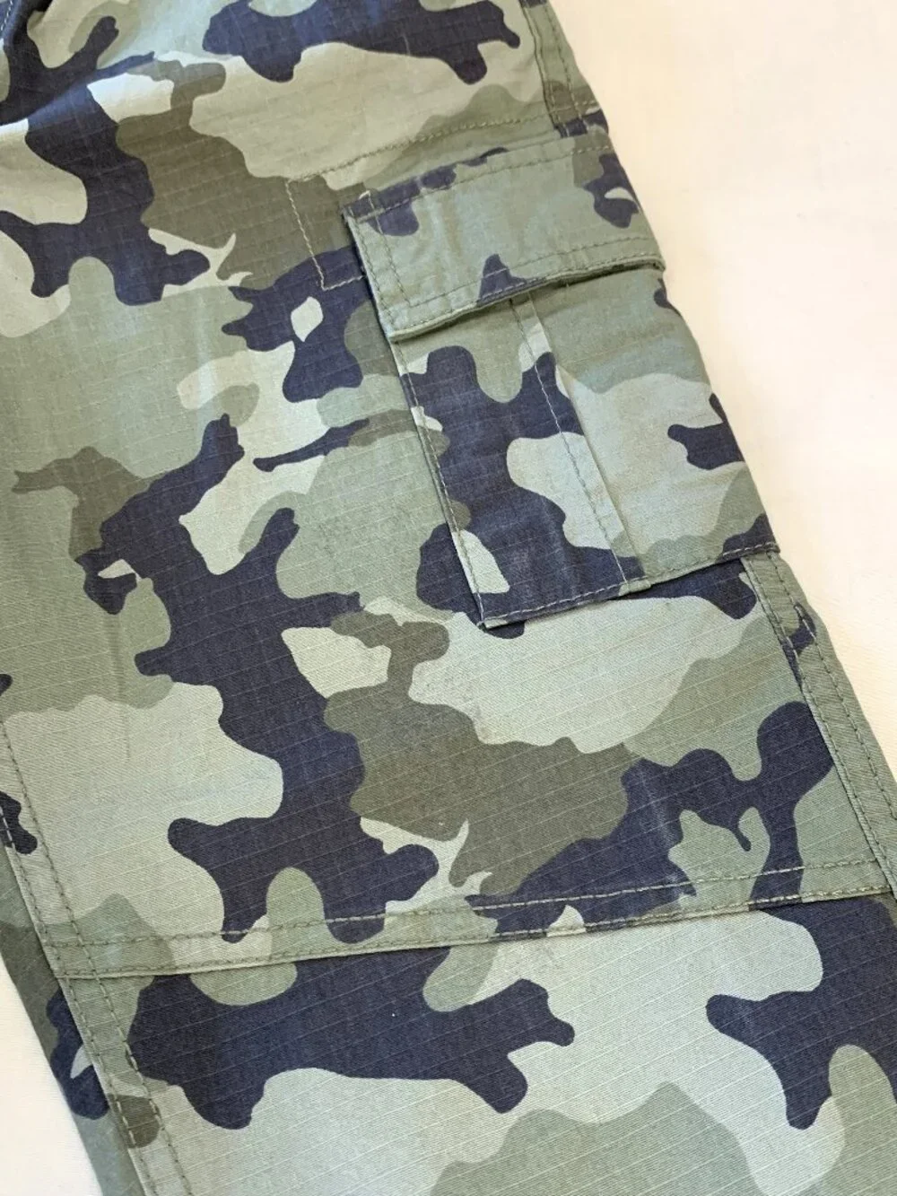 3 Piece Girls Set Camo Cargo Pants Elastic Waste & 2 Shirts Size 10/12, 14/16